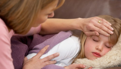 Trei medici pediatri vorbesc despre copii, statul în casă și coronavirus