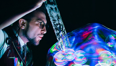 Magie, clovni și teatru de umbre. La Sibiu Magic Show