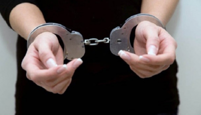 Două tinere au fost reținute de poliție după ce ar fi furat din mai multe magazine din Sibiu