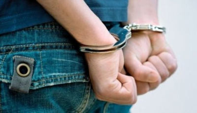 Tineri reținuți după ce au băgat în spital mai mulți bărbați, pentru că se uitau urât la ei