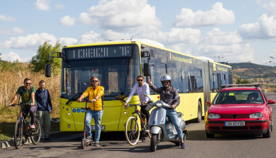 Test drive în Sibiu, cu mașina, scuterul, bicicleta, trotineta și autobuzul. Care e mai rapid?