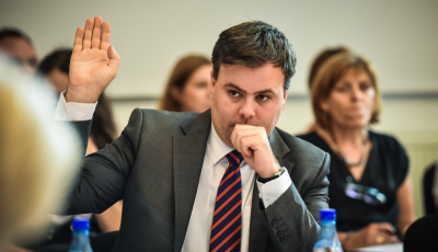Fostul viceprimar al Sibiului a demisionat și din Consiliul local: e consilier de stat