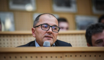 În spatele lui Eugen Iordănescu. Colaborator al Securității
