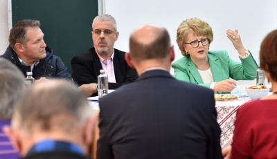 De ce se cer bani de hârtie igienică în școlile din Sibiu? Răspunsul primarului: ”unii doresc hârtie Zewa sau mai știu eu ce”