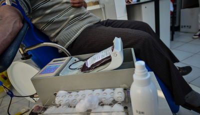 Primul donator de plasmă pentru pacienții cu COVID-19, la Sibiu, este un angajat al Spitalului Județean