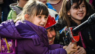 FOTO/VIDEO. A sunat alarma de cutremur la Școala ”Nicolae Iorga”. Copiii au răspuns cu… strigăte de bucurie!
