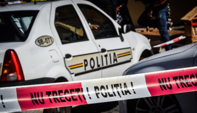 Tineri reținuți după ce au intrat cu forța într-o casă și au agresat doi bărbați