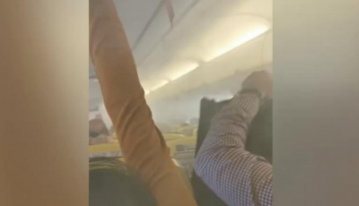Spaimă la bordul unul avion Ryanair, care a survolat Bucureștiul plin de fum la bord