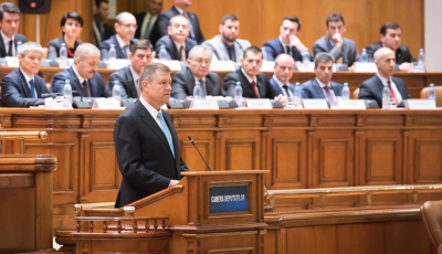 ANALIZĂ – Președintele Iohannis la un an de mandat: Altfel de politică, multe premiere, dar și dezamăgiri