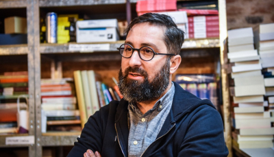 Interviu. Cosmin Savu de la „România, Te Iubesc!”: „Sunt subiecte și personaje sulfuroase în Sibiu”