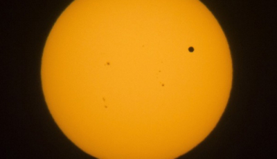 Mercur trece prin fața Soarelui. În curtea Palatului Copiilor va fi montat un telescop pentru a urmări fenomenul