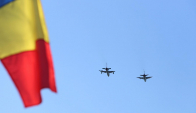 A început parada militară la Sibiu: orașul, survolat de 6 aeronave MIG și 4 elicoptere