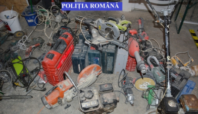 Percheziții în Sibiu și Alba, la persoane bănuite de furtul unor scule din case aflate în construcție