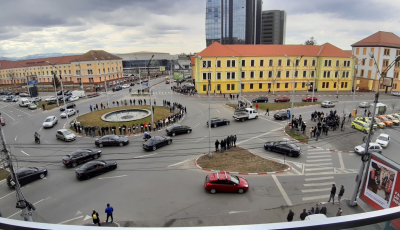VIDEO FOTO #șîeu S-a oprit Sibiul în loc pentru a cere autostrăzi