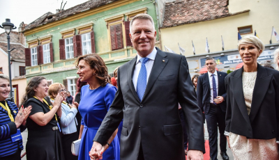 Iohannis în mesajul de Anul Nou: 2019 a fost anul victoriei democraţiei şi al implicării civice