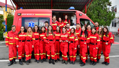 15 tineri studenți la medicină sunt voluntari în linia I. Pandemia de COVID-19 i-a ajutat să conștientizeze meseria pe care și-au ales-o