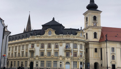 Primăria Sibiu: ”Incidentul legat de hărțuirea asistentei ATI nu a avut loc în municipiul Sibiu, ci în comuna Loamneș”