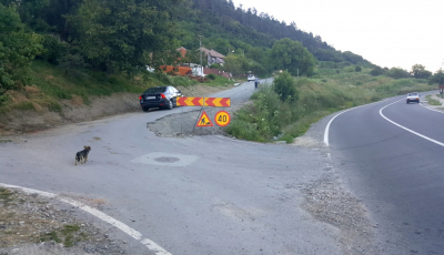Carambol cu trei mașini la Copșa Mică. O femeie a ajuns la spital