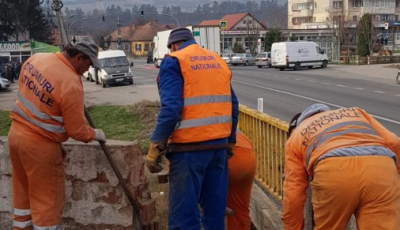 A început reabilitarea trecerii pietonale de la Tălmaciu FOTO