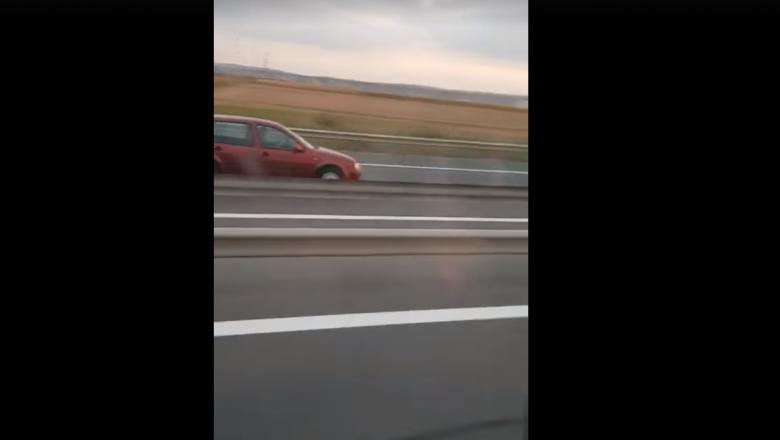 Șofer filmat pe contrasens pe autostrada Transilvania
