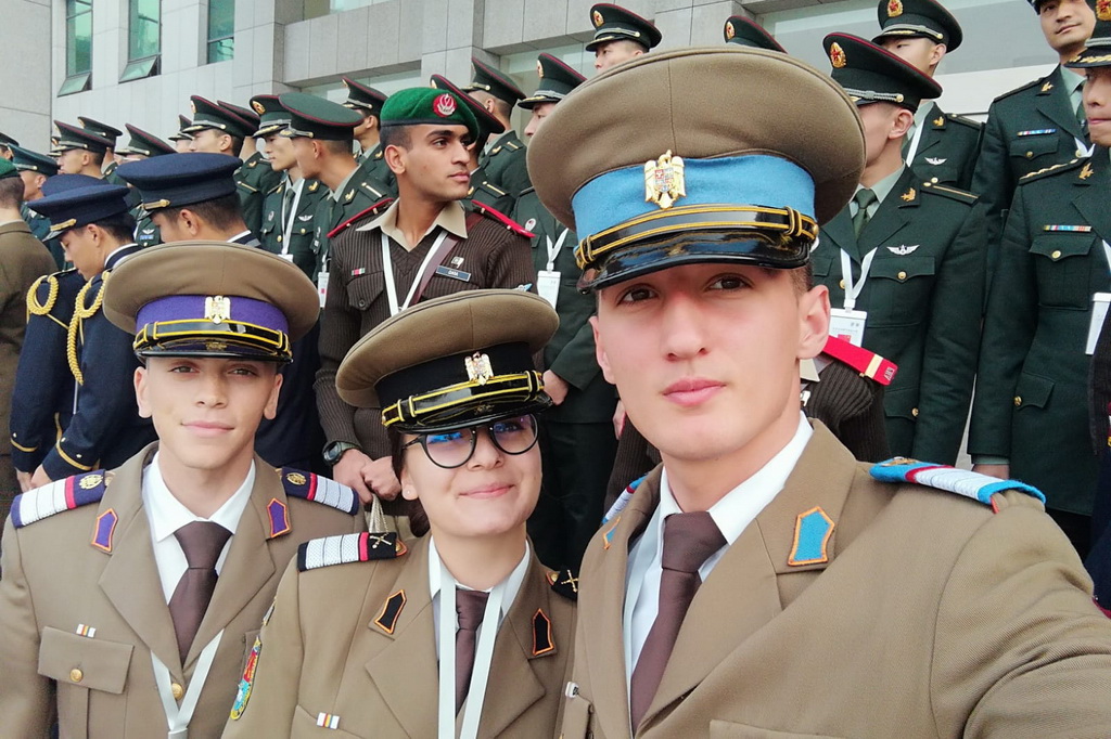 Ce au făcut trei studenți de la AFT Sibiu în China. „Am fost în permanență însoțiți de către cadeții chinezi”