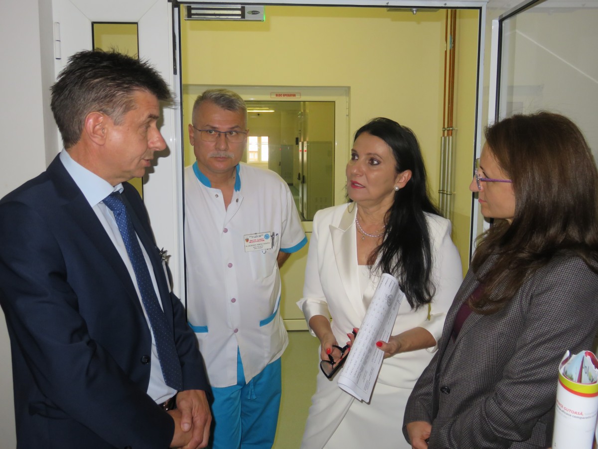 Directorii spitalelor din Sibiu recunosc șpăgile. ”Da, domnule, niciun fel de problemă, nu am bani la mine, mă duc acasă să-i aduc”