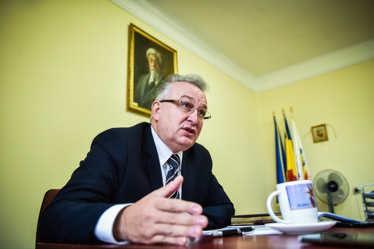 ”Nu voi candida pentru un nou mandat. Sper ca după ce plec de aici să pot privi în ochi pe toată lumea”