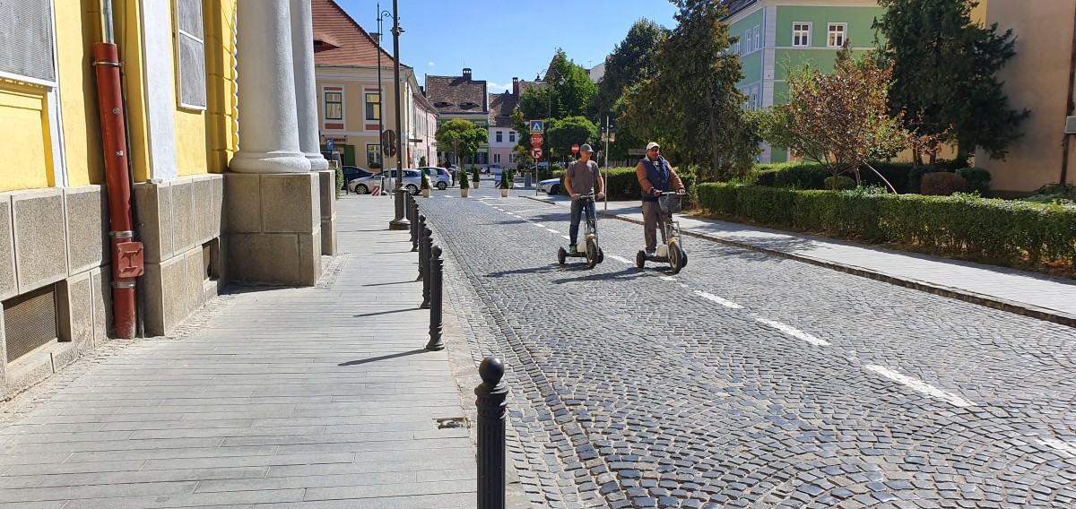 Foto și video. De la ”ăștia iar au închis centrul pentru mașini”, la ”absolut senzațional, e visul oricui”