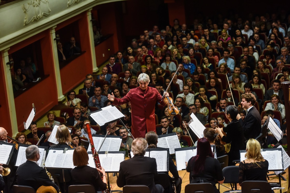 Concertul Johann Strauss Ensemble pentru copiii din Sibiu, transmis în direct în Târgul de Crăciun
