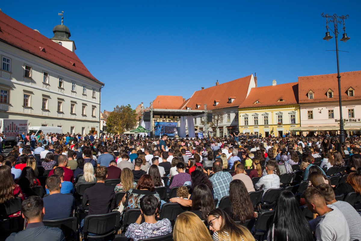 Președintele Iohannis prelungește vacanța studenților din Sibiu