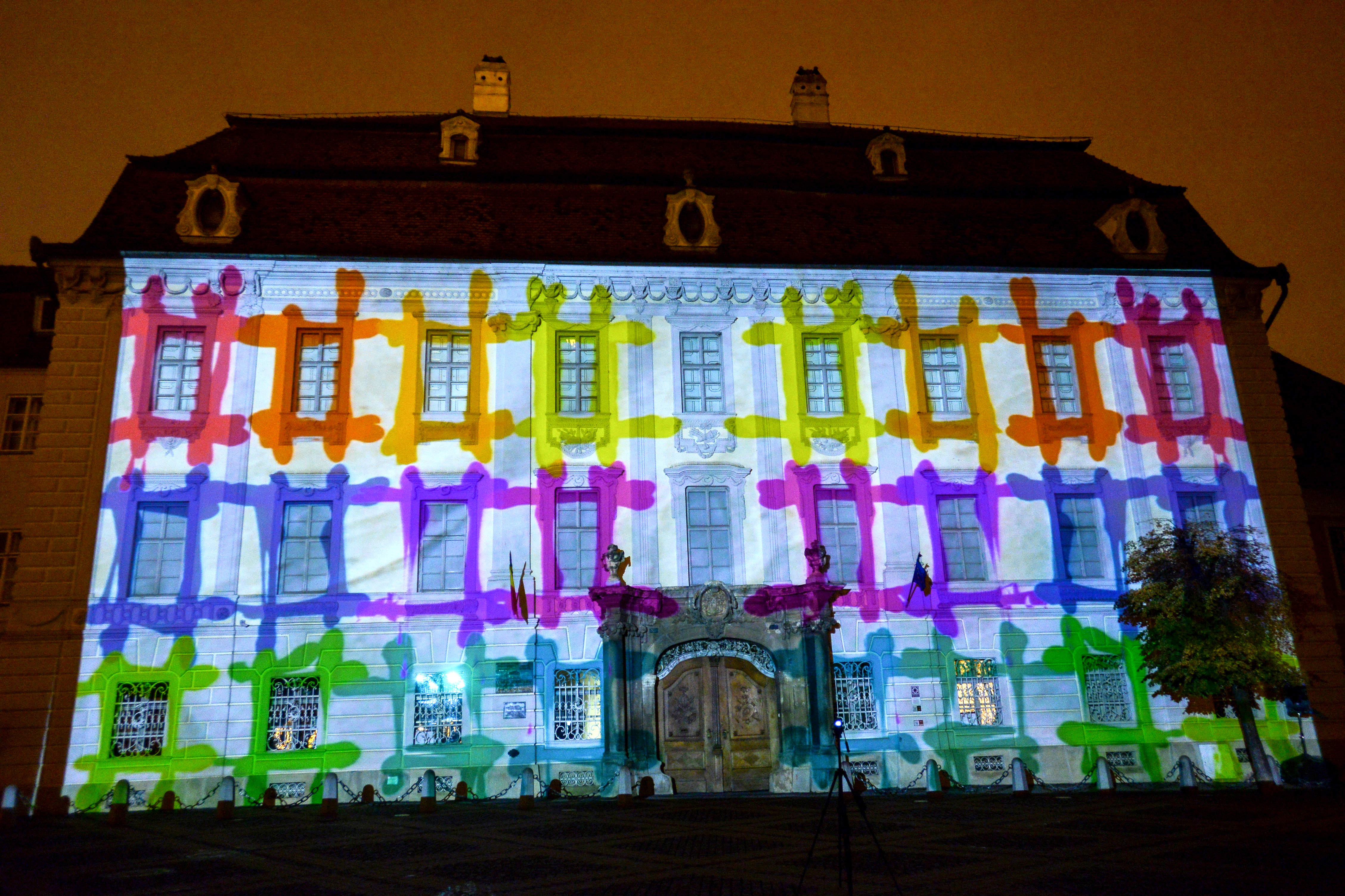GALERIE FOTO Videomapping pe Palatul Brukenthal. Prima ediție