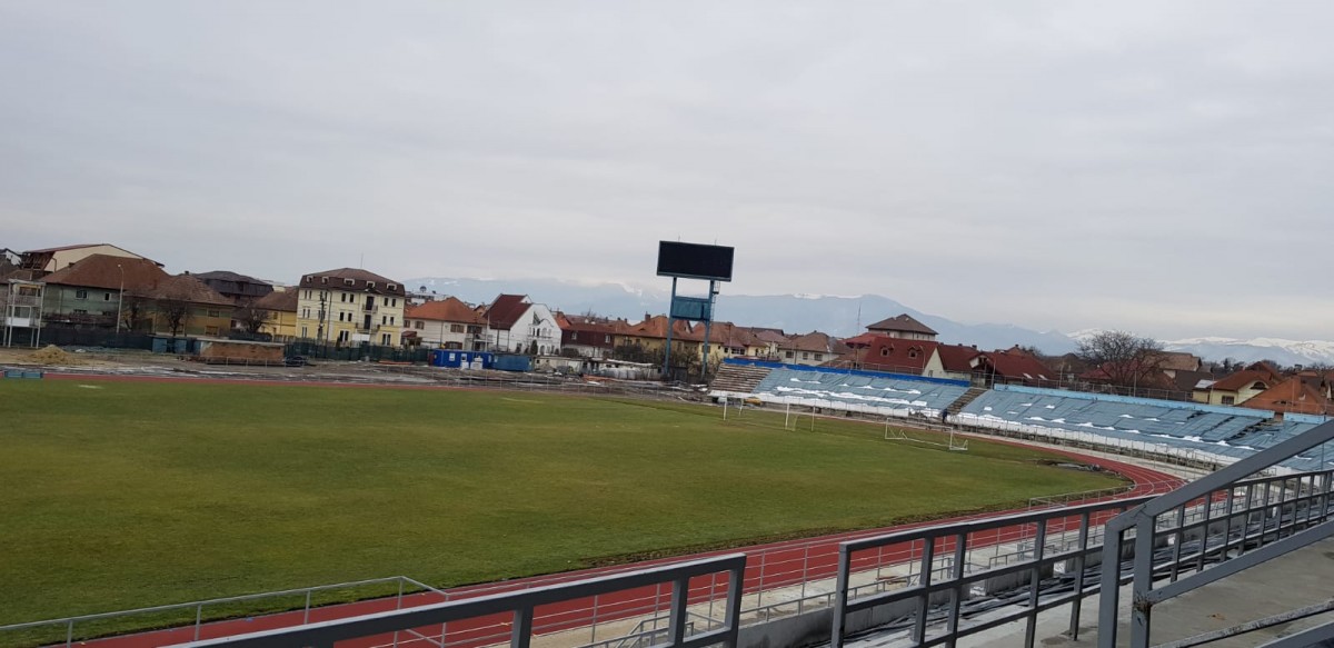 GALERIE FOTO-Cum arată stadionul municipal cu trei luni înainte de inaugurare. Birț și-a pierdut optimismul