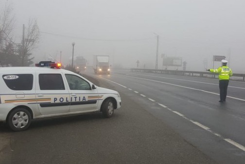 Prins de polițiști după o urmărire prin oraș, băut și fără permis