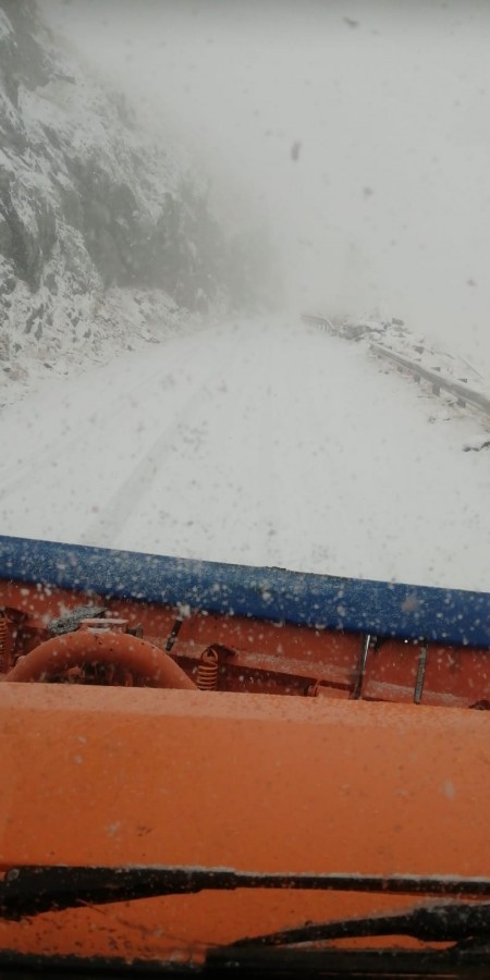 Șoferii sunt rugați își pregătească mașinile înainte să conducă pe Transfăgărășan VIDEO