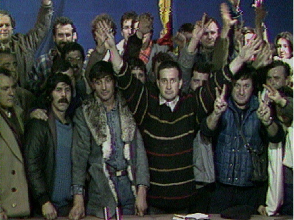 Videogramele unei Revoluții cu repetiție, dar fără scenariu