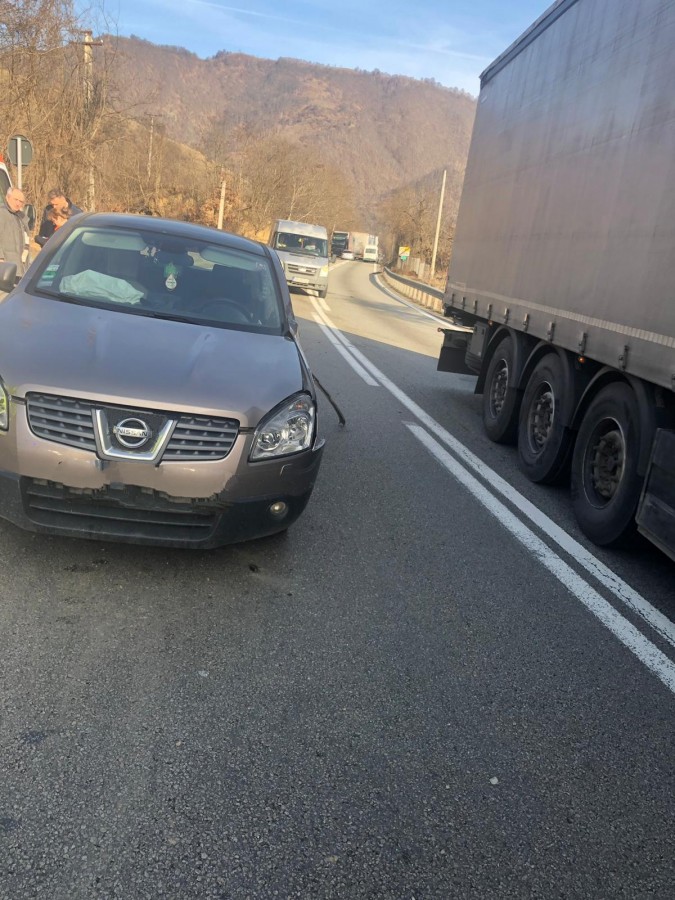 Accident pe Valea Oltului. Un șofer a adormit la volan