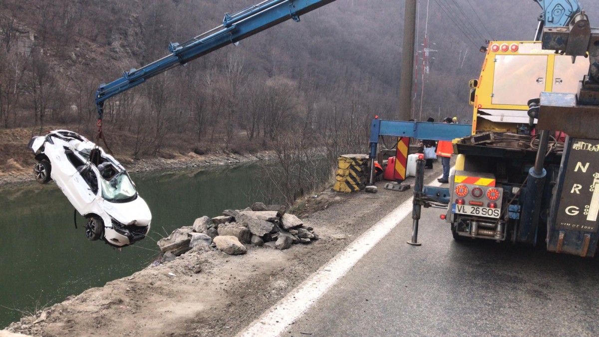 Trafic blocat până la ora 11 pe Valea Oltului