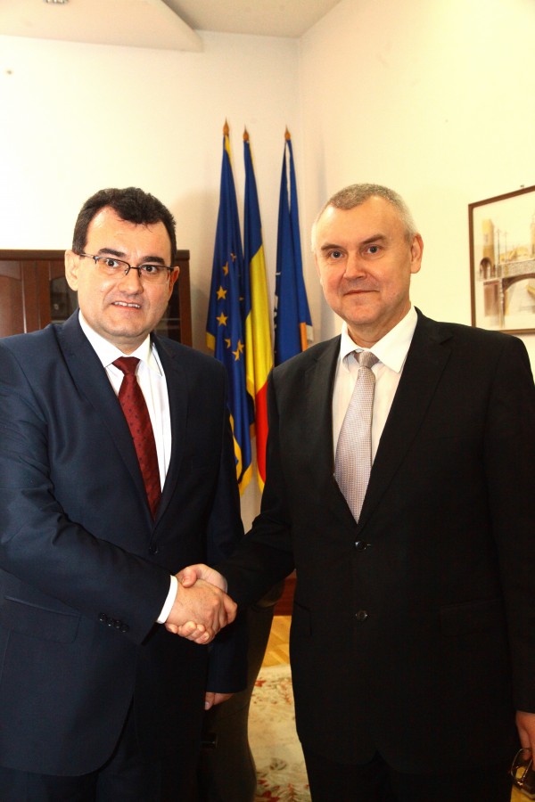 Cu cine s-a întâlnit prefectul Lucian Radu după ce a depus jurământul
