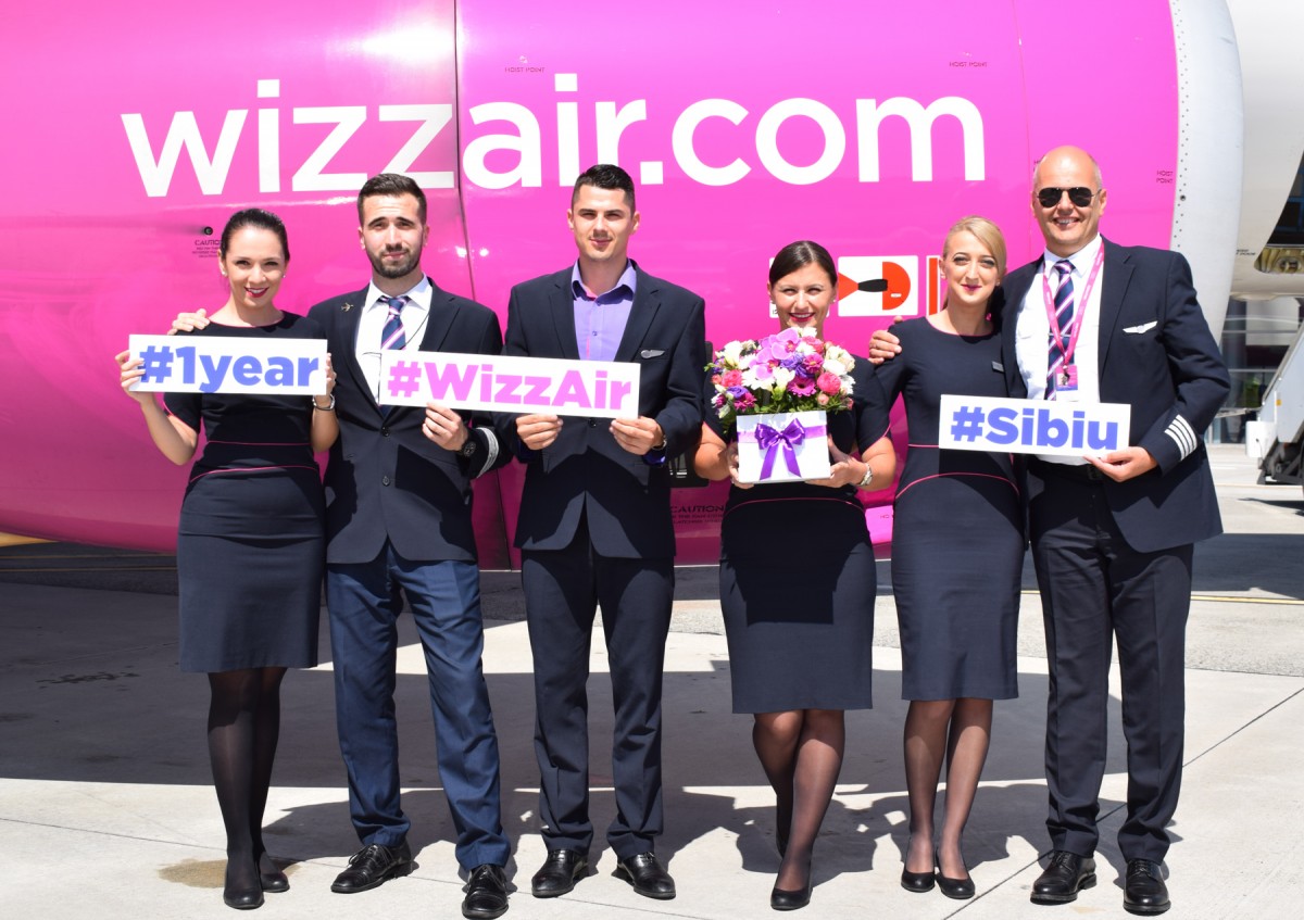 Wizz Air aniversează un an de la deschiderea bazei din Sibiu. Număr record de pasageri