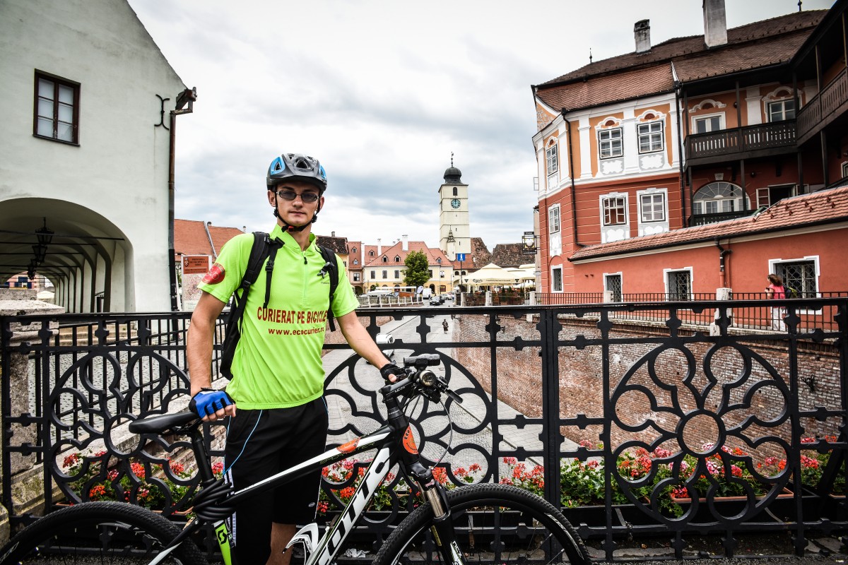 Micile afaceri din Sibiu. EcoCurier, o afacere cu două roți și pedale
