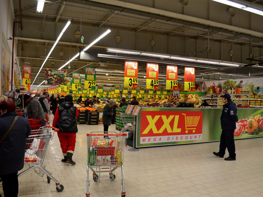 Un mare supermarket se închide definitiv după sărbători
