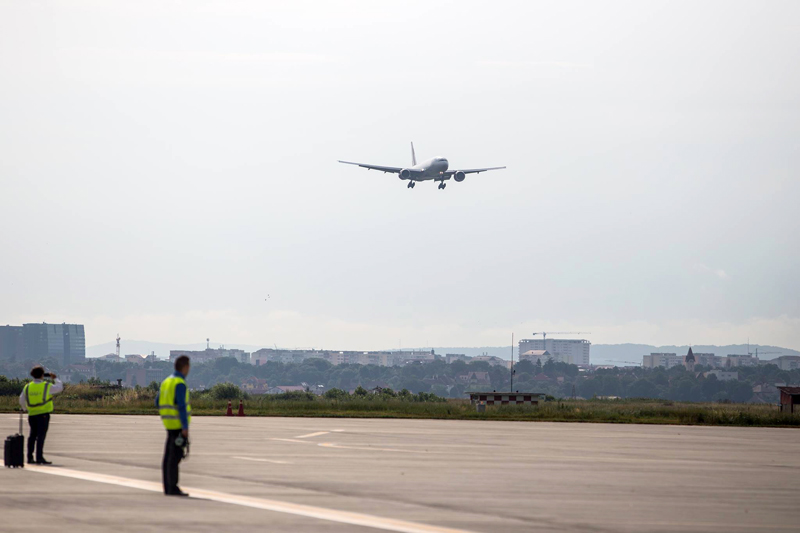Întârzieri la Aeroportul din Sibiu: zboruri amânate cu peste 3 ore