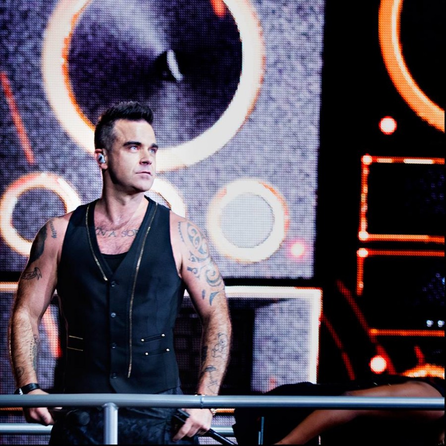 VIDEO. Robbie Williams ia peste picior naţionala României, într-o reclamă, înaintea meciului de deschidere de la EURO 2016