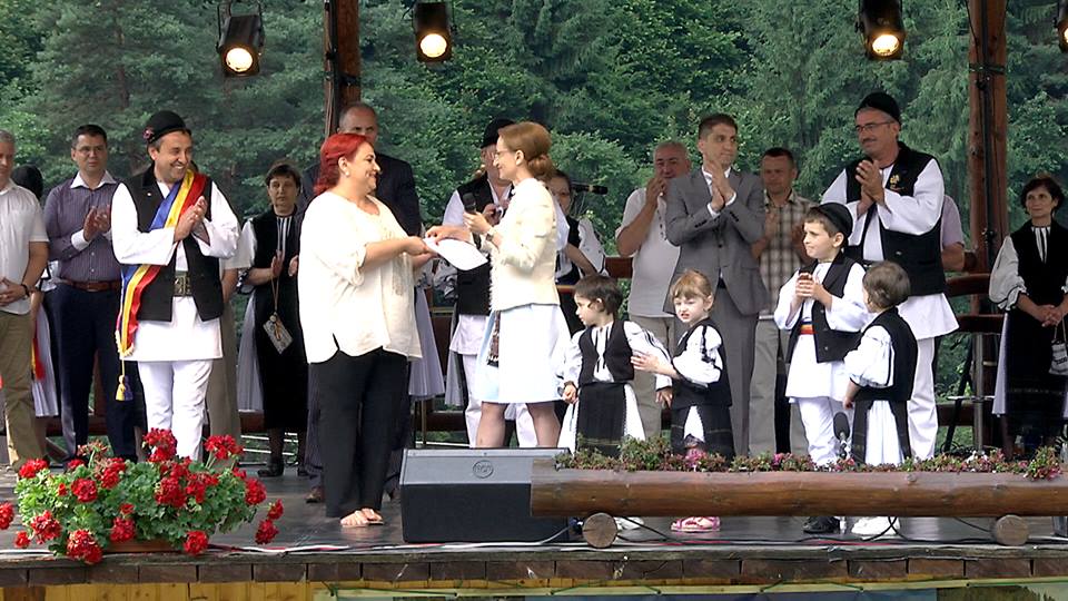 Silvia Macrea a primit Diploma de Excelență pentru promovarea culturii tradiționale