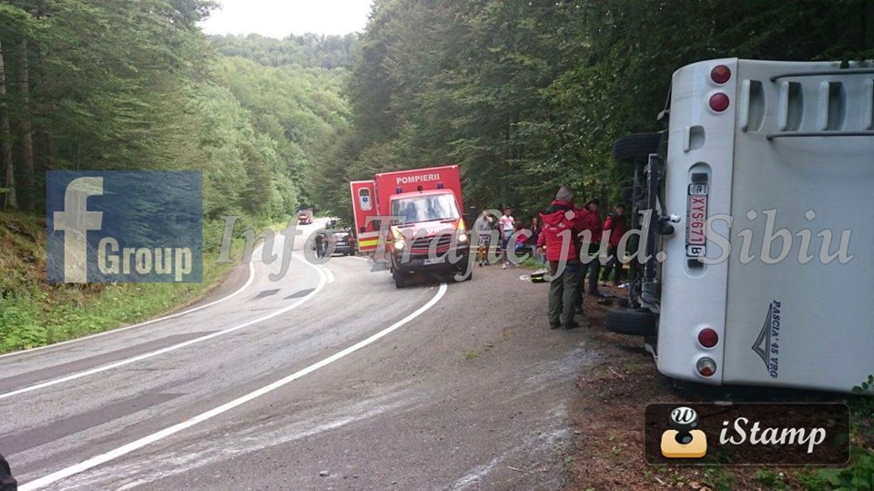 Accident pe Transfăgărăşan: o autorulotă s-a răsturnat | Actualizare