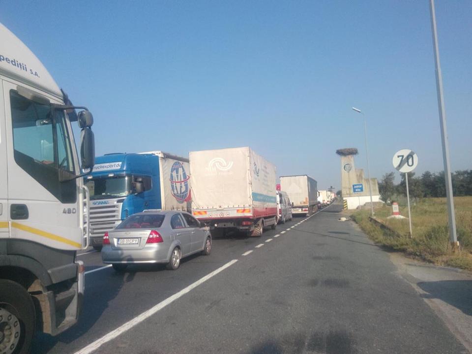 Transportatorii ameninţă cu acţiuni de protest şi blocarea transportului în toată ţara