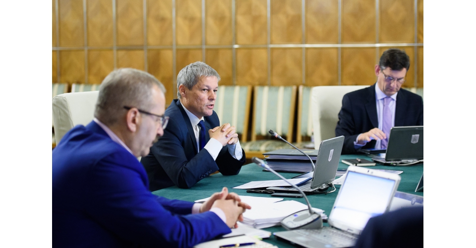 Cioloș: Se vor elimina copiile legalizate pentru diverse documente, cazierul judiciar se va solicita între instituții