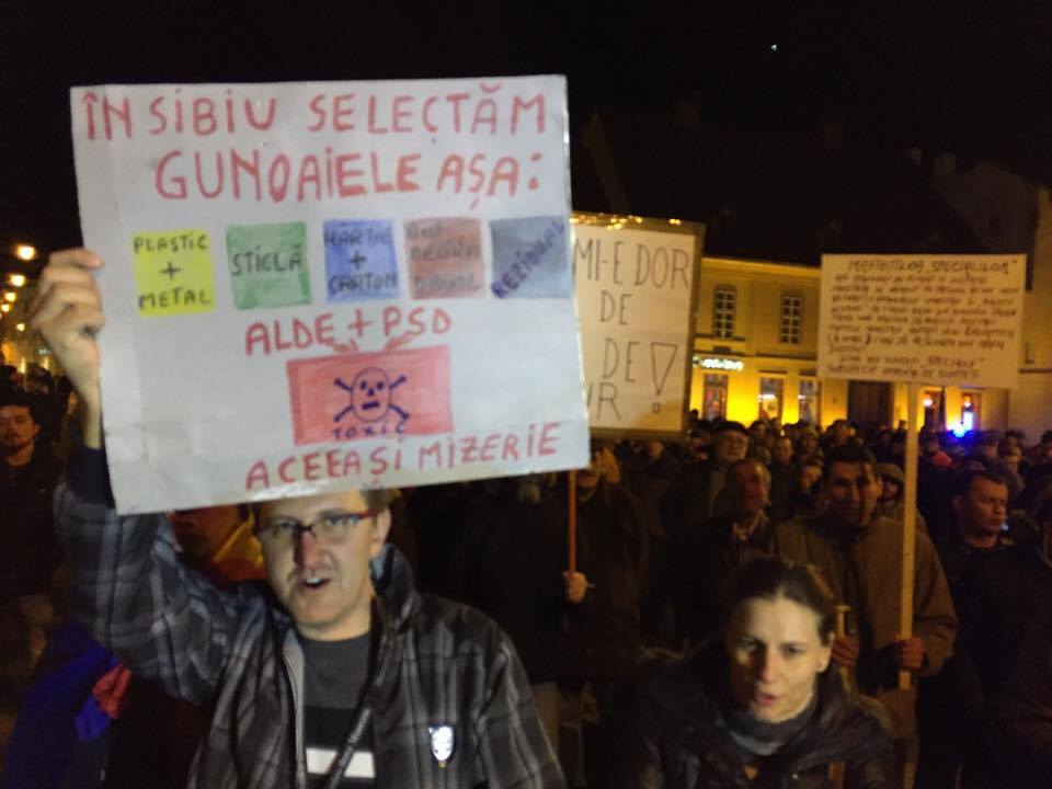 #Rezist. Protest: Cum se selectează gunoiul FOTO VIDEO