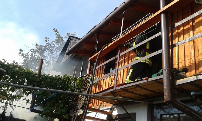 Incendiu cu atac de panică, pe strada Bieltz