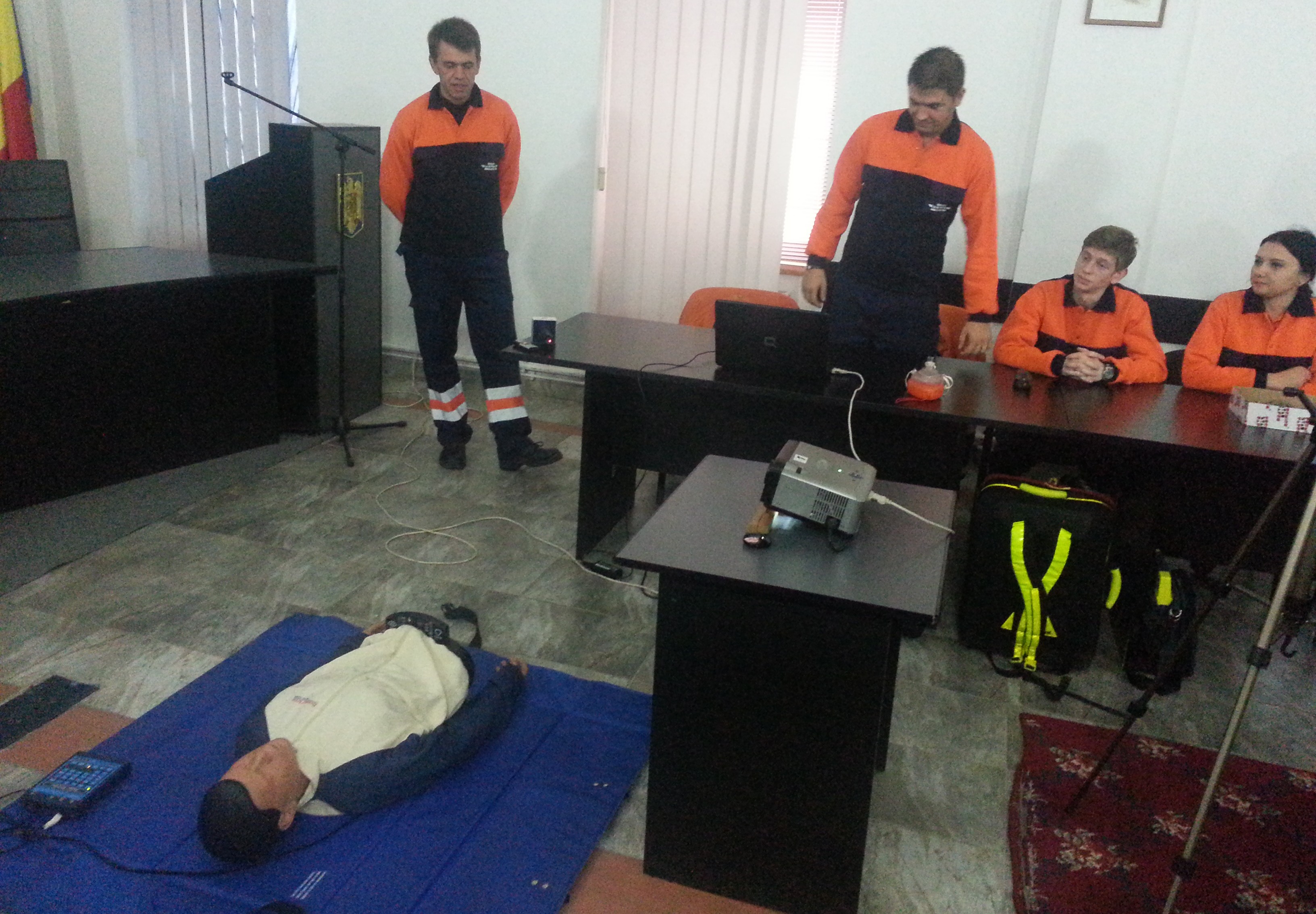 Cursuri gratuite de prim ajutor la Ambulanța Sibiu. ”Dacă mama ta cade lângă tine, ce faci?”